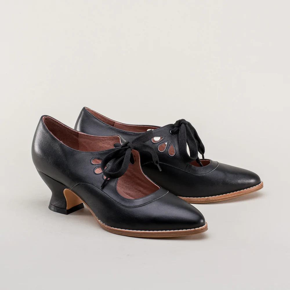 Women's Vintage Lace-Up Leather Heels